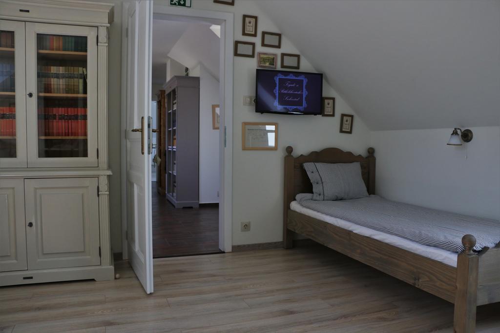 Fogado A Patkolokovacshoz Vendeghaz Szekszard Bed and Breakfast Εξωτερικό φωτογραφία
