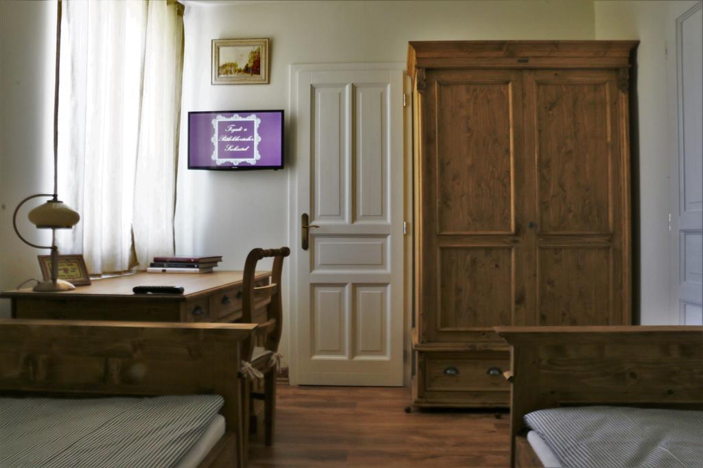 Fogado A Patkolokovacshoz Vendeghaz Szekszard Bed and Breakfast Εξωτερικό φωτογραφία